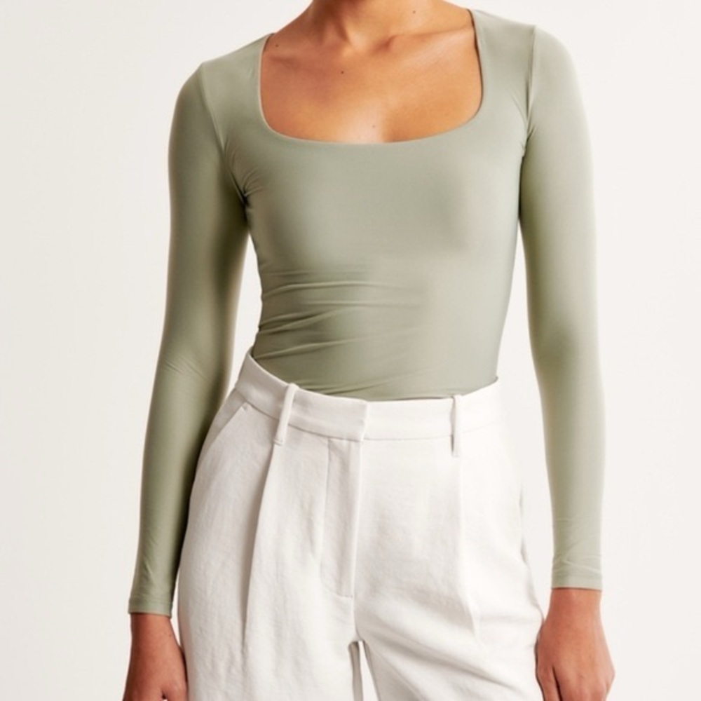 Abercrombie & Fitch Soft Matte Seamless Long-Sleeve Squareneck Top